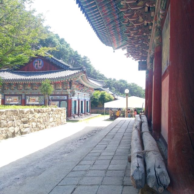 삼존불과 쌍거북바위에 설화가 팔공산 은해사에잇엇다