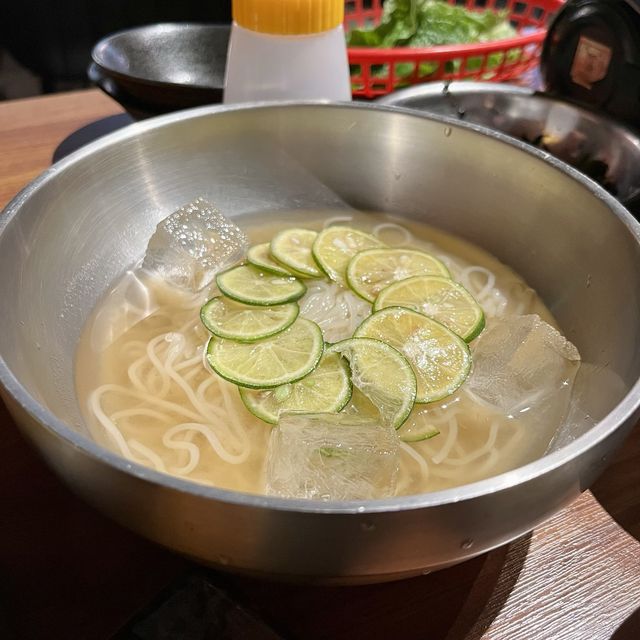 【大阪・東梅田】韓国料理の食べ放題がお手頃な価格で楽しめる「サムギョプサル×鍋×韓国料理 OKOGE 梅田東通り店」