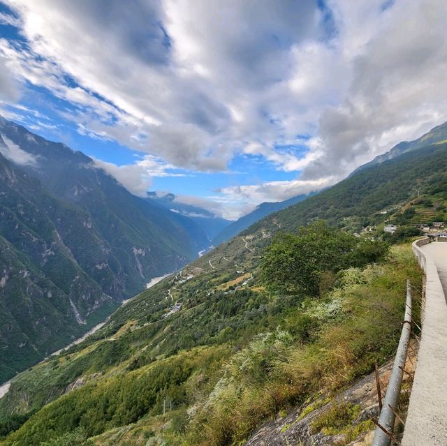 Tiger Leaping Gorge trekking - you can do it!