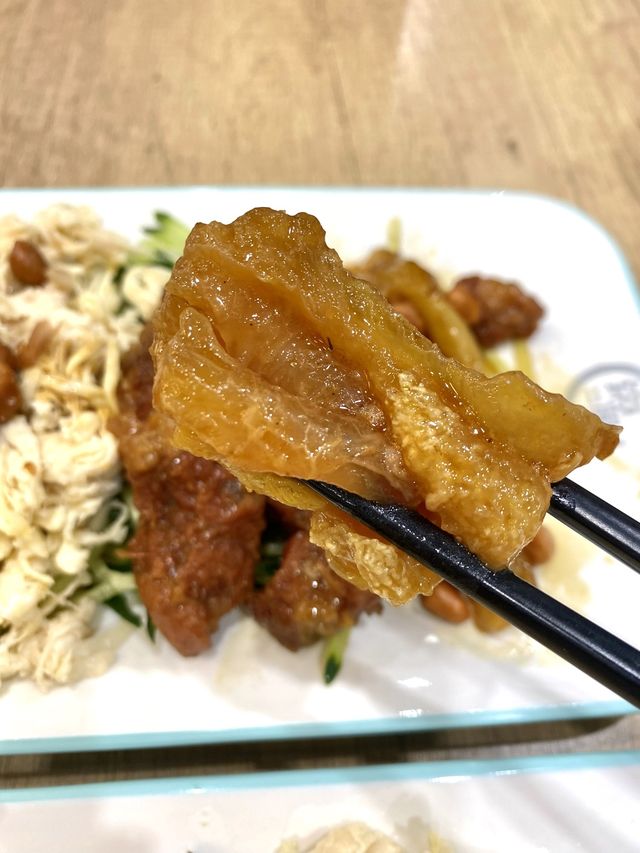 😋 刀削麵🍜有啲咬頭好煙韌 
