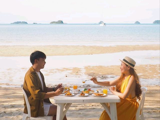 🏖 ซัมเมอร์นี้เก็บกระเป๋าไปนอนชิลเกาะช้าง