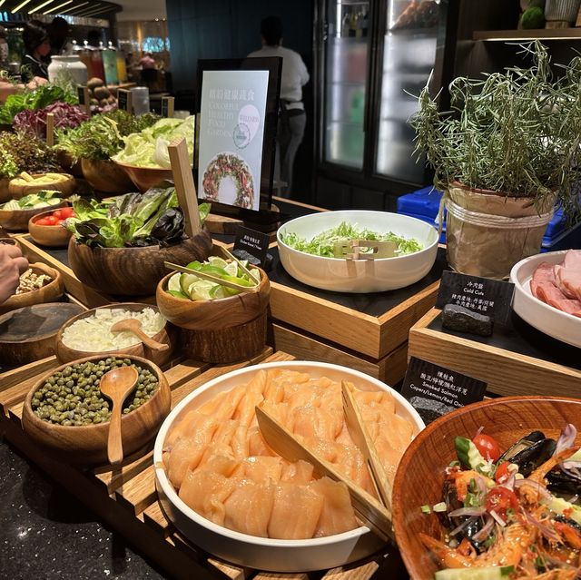 台北美食，晶華酒店Buffet 柏麗廳，異國料理種類多、海鮮新鮮、生魚片、壽司🍣、甜點任選！