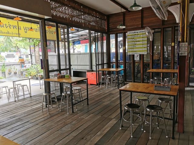 ท้าวก๋วยเตี๋ยวหมูแพร่งนรา สาขา 4 