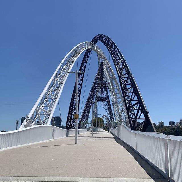 Perth | Stunning view of Matagarup Bridge at City View Cafe 