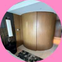 「唯港薈Hotel ICON」- 香港五星級酒店，免費minibar和娛樂設施豐富