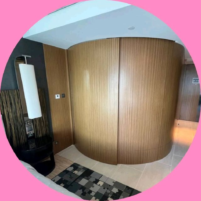 「唯港薈Hotel ICON」- 香港五星級酒店，免費minibar和娛樂設施豐富