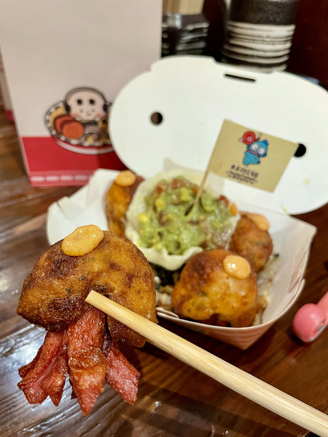 水怪來吃拉麵囉