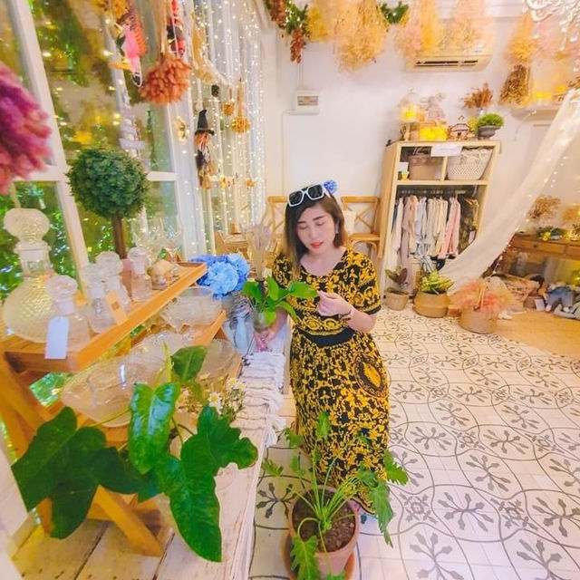  ปาฎีคาเฟ่ คาเฟ่ในสวนดอกไม้ สไตล์ยุโรป ระยอง