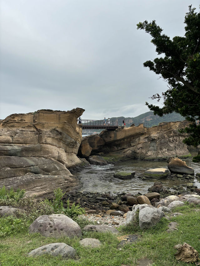 อุทยานหินแปลกริมหาดทะเลที่ Yehliu Geopark