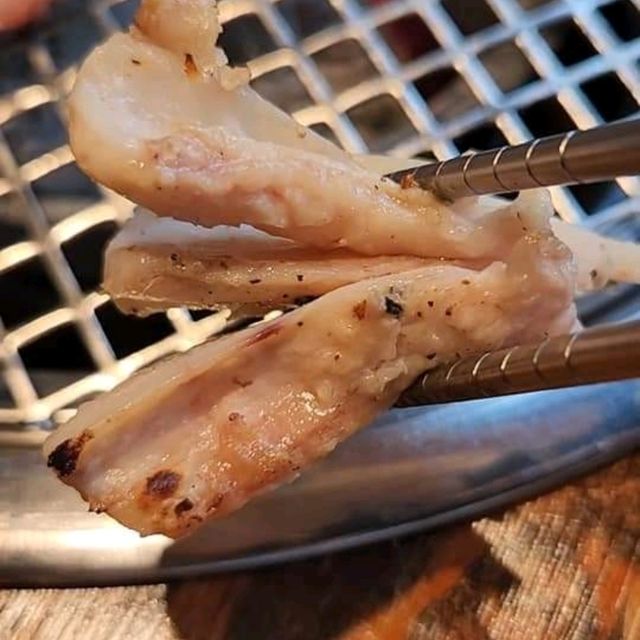弘大必吃💪 宋江到訪 🔥碳烤特色雞肉料理
