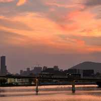 陶醉在澳門，少不了看一次海旁夕陽美景^-^