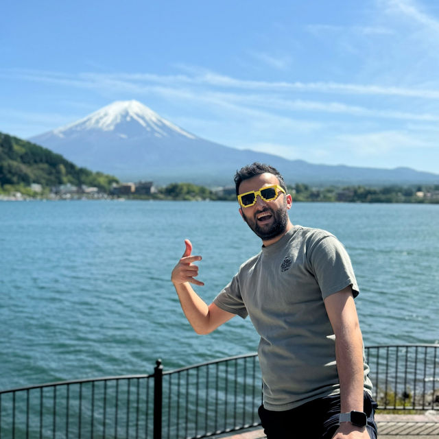 Basking in the Glory of Mount Fuji: A Perfect Day Under the Sun