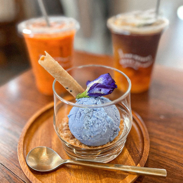 BAAN KAO NHOM | คาเฟ่ขนมไทยย่านเมืองเก่าอยุธยา