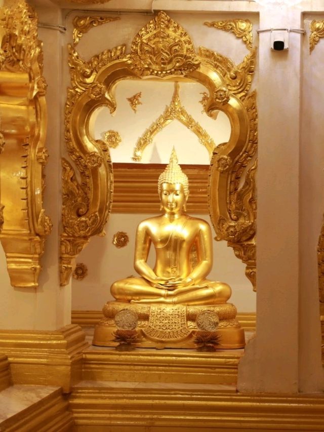 ไหว้พระธาตุวันพุธกลางคืน พระธาตุมิ่งเมืองมรุกขนคร