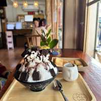 AT ONE กาดกองต้า คาเฟ่