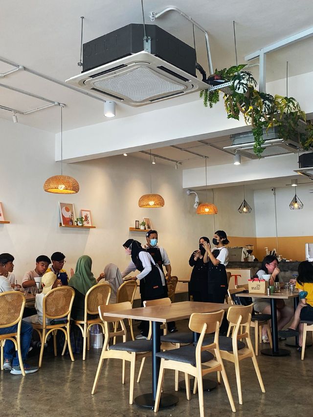 Croffle World from EST CAFE 🧇
