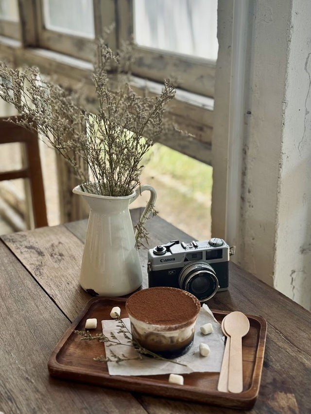 📍 Slole Cafe & Garden• โชคชัย 4