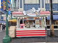 ร้านขนมใน USJ : Snoopy Treats