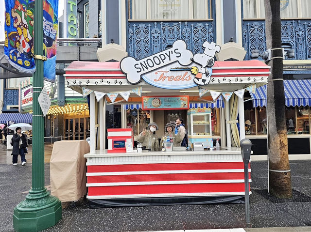 ร้านขนมใน USJ : Snoopy Treats