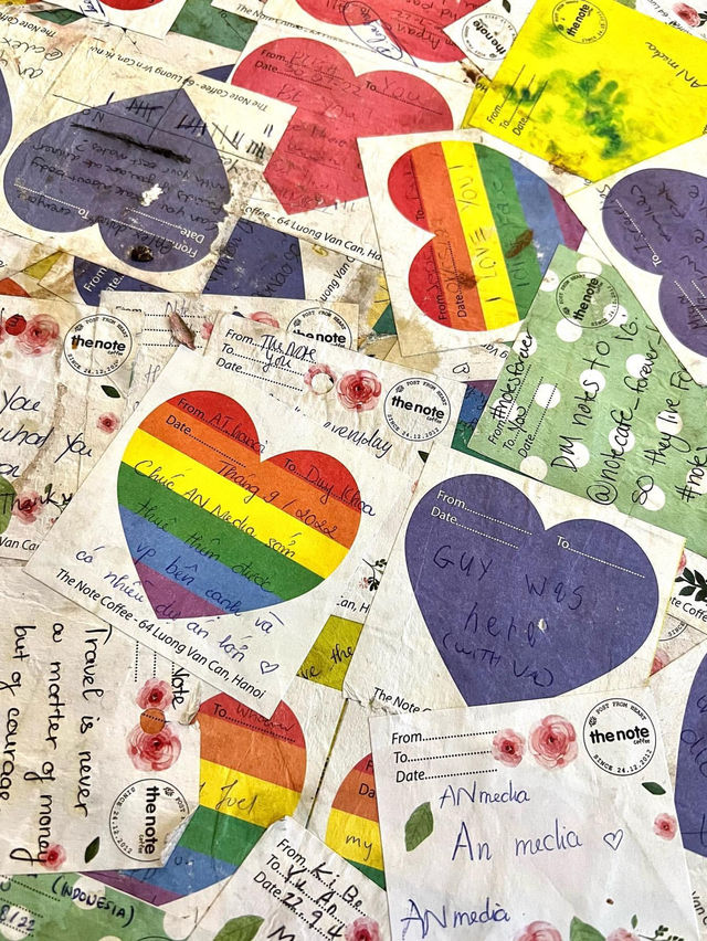 A cute cafe filled with words of love❤️