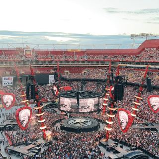 Meet the King of Voices Ed Sheeran at his concert in the US