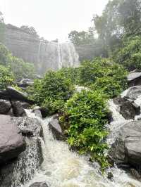 น้ำตกผาหลวง อ.ศรีเมืองใหม่ จ.อุบลราชธานี