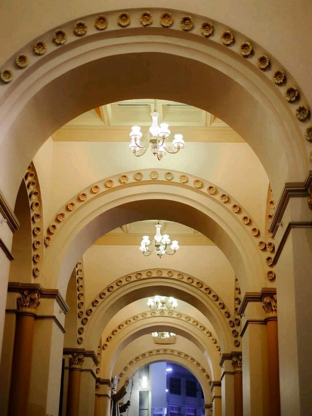 ชมโบสถ์สวยย่านบางรัก