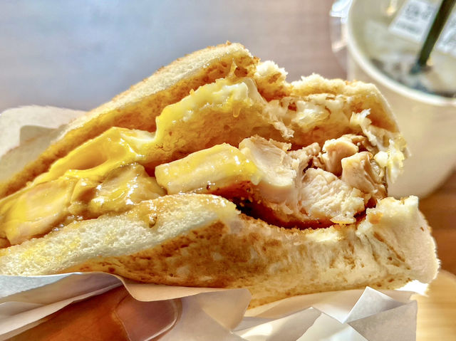 【台湾・台北】甘じょっぱさがクセになるチキンサンド🥜