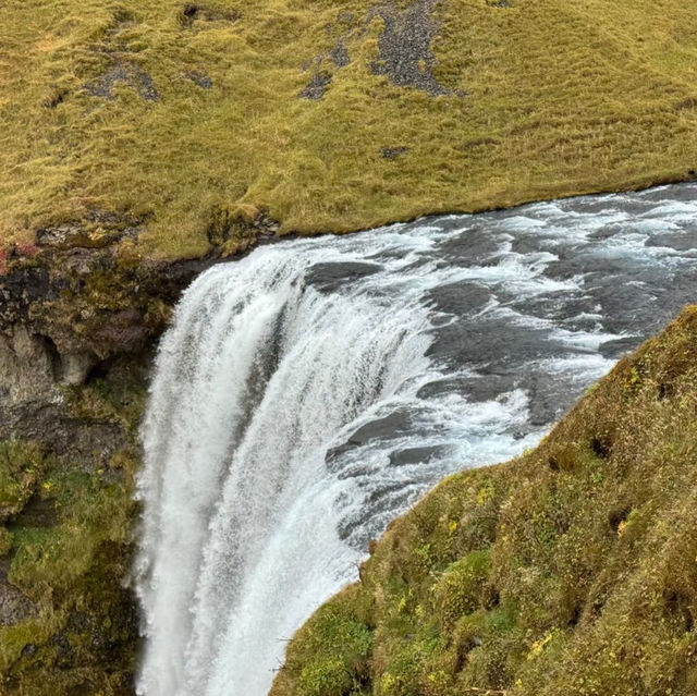 🇮🇸冰島不能錯過的瀑布｜彩虹瀑布Skogafoss