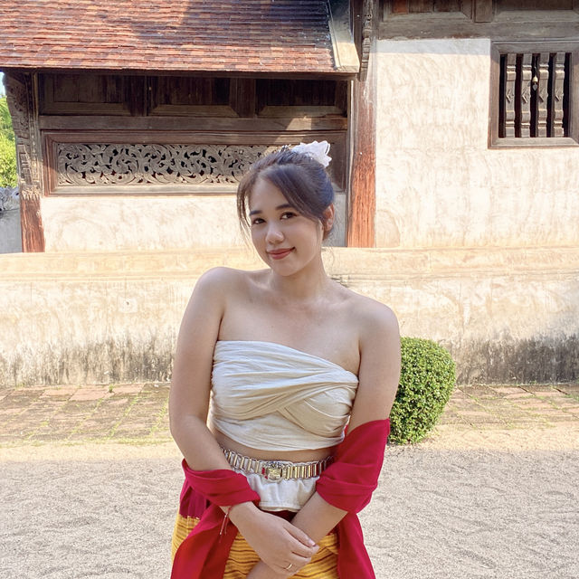 แต่งชุดล้านนา เป็น กาสะลองกับซ้องปีบ