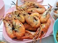 ตลาดประมงพื้นบ้าน อ่างศิลา
