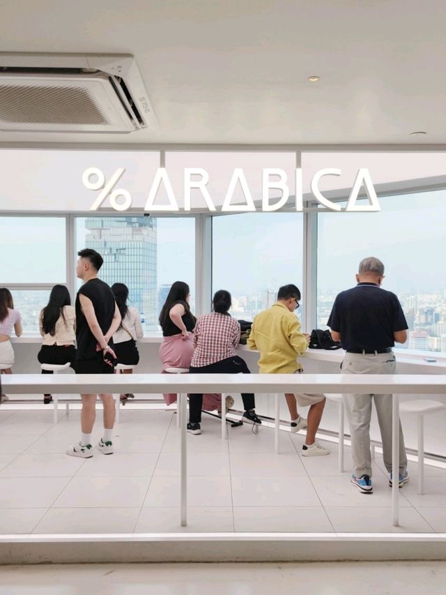 % Arabica Bangkok Empire Tower คาเฟ่สาทร 