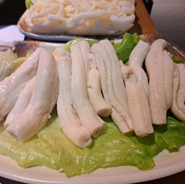 雖然價錢偏高,但是食物質素高服務好氣氛好 雖然價錢偏高,但是食物質素高服務好氣氛好
