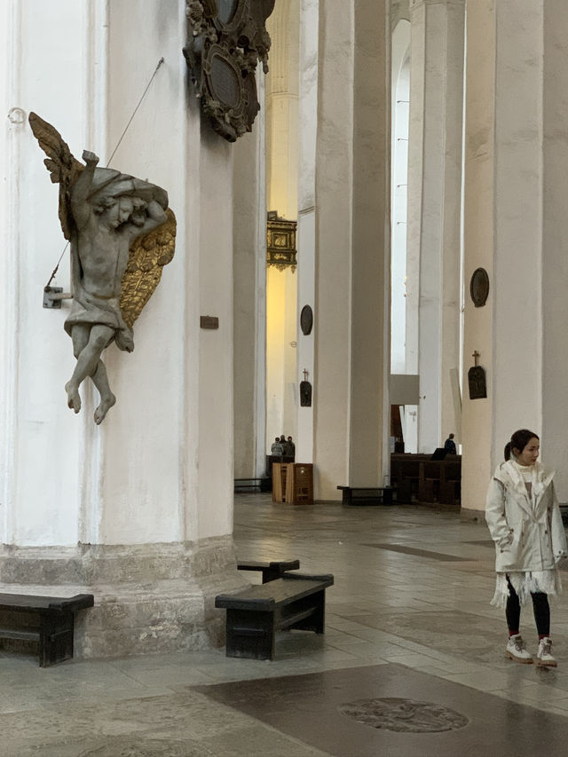 St. Mary’s Basilica: An Artistic Marvel in Gdańsk