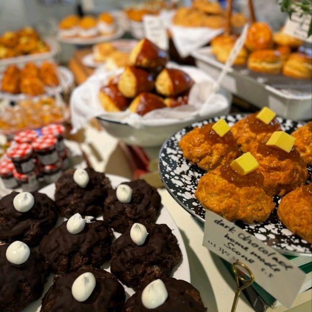 A CAFÉ WITH DELICIOUS CAKES.
