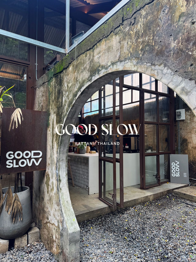 GOOD SLOW CAFE พักผ่อนที่คาเฟ่ในวันหยุด