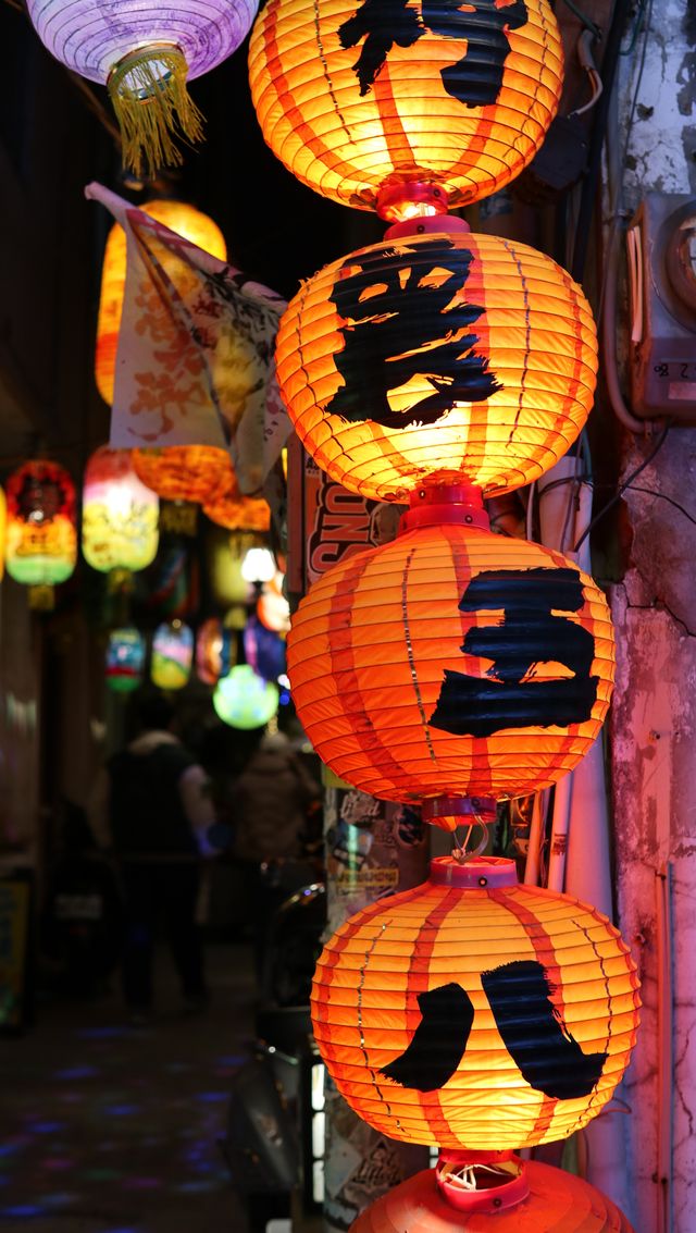 Shopping and exploring Shennong Street in Tainan