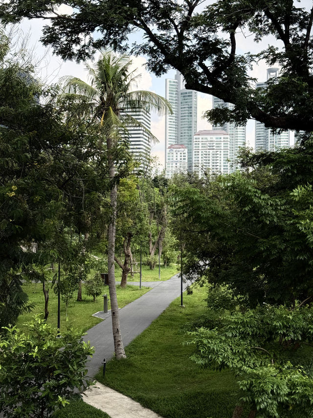 Benjakitti Park: A Peaceful Urban Oasis