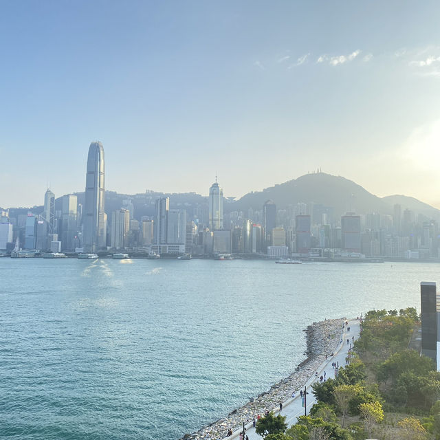 隨筆：陽光普照的維多利亞港