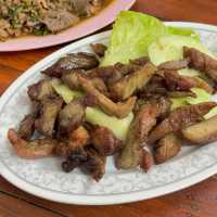 ส้มตำยายนอม-บุรีรัมย์ 