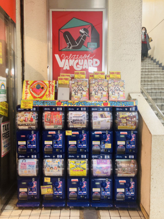 【渋谷】VILLAGE VANGUARD - あらゆるキャラクターが揃う！あれもこれも欲しくなっちゃいます！！-