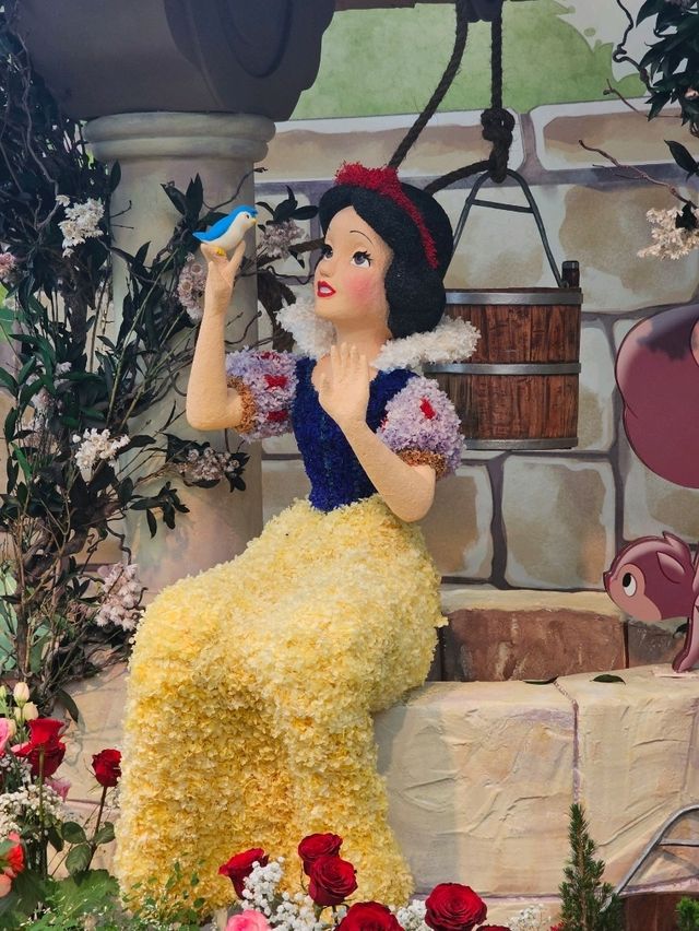 ชมดอกไม้สุดอลังการที่ The Floral Fantasy 🌸