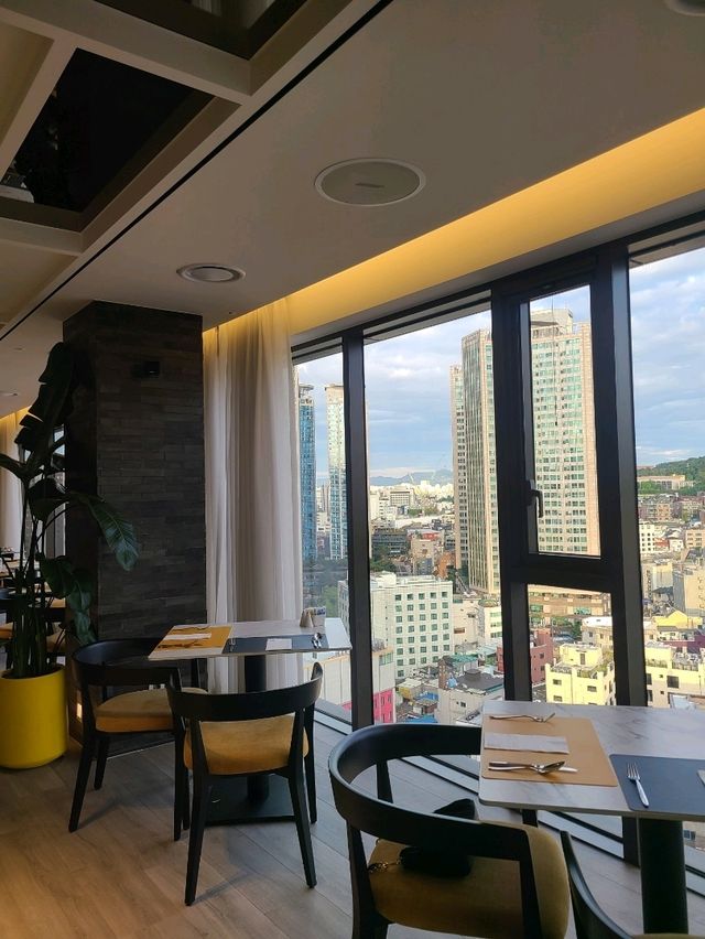 남산뷰 신상호텔 보코명동 클럽라운지