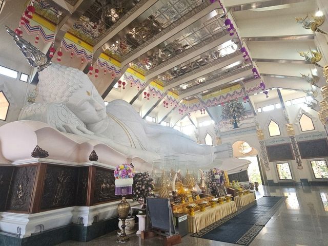 วิหารพระพุทธไสยาสน์ วัดป่าภูก้อน