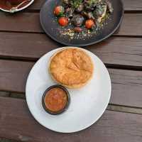 Nice brekkie and coffee options