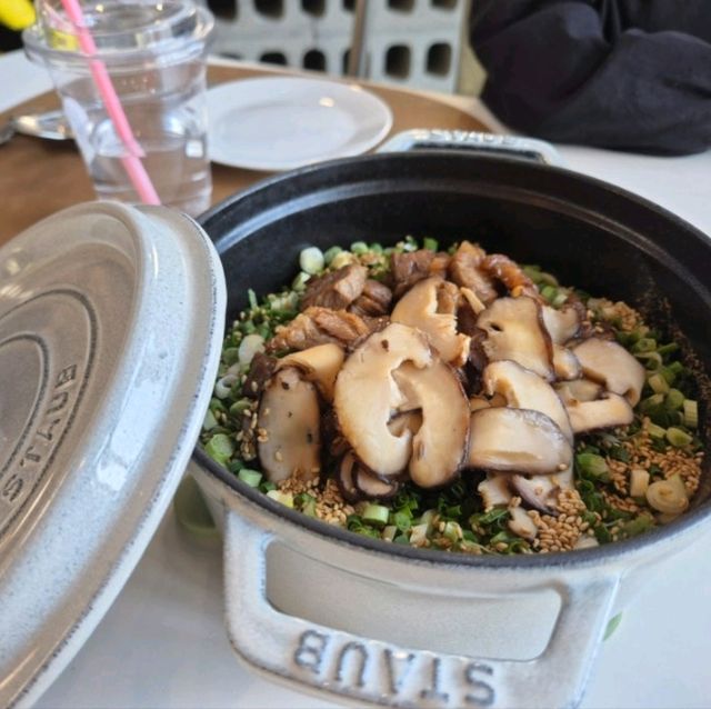 부산 기장 여행 정갈한 솥밥 맛집 '뜸'
