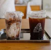 CHEDI little stand