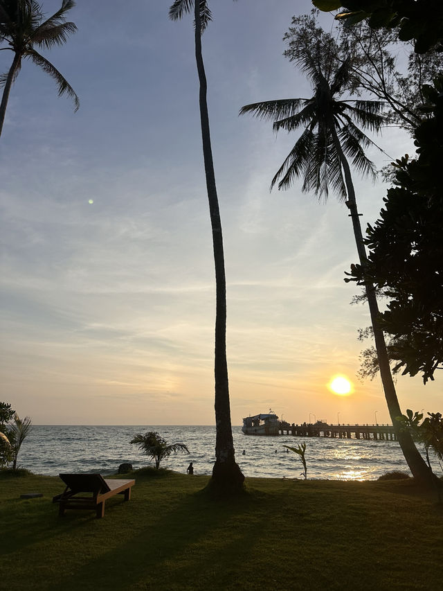 Koh Kood Paradise Beach ที่พักที่มีสระสีส้ม🍊