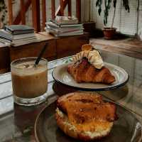 Artistic Charm at Sin See Tai Cafe