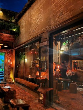 Hatyai｜This Hidden Bar Locals Love Is Straight Out of Aladdin